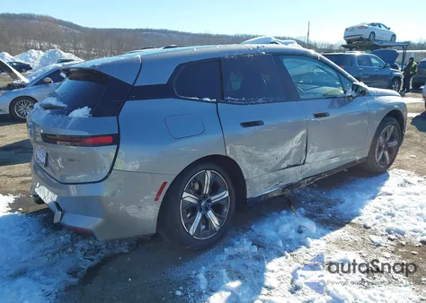 2026 BMW Ix xDrive45 z USA, uszkodzony, nr VIN WB543CF04TCW81876